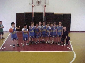 MAGGIO 2002: LUCA VINCE UN TORNEO MINIBASKET CON IL GRUPPO '93-'94 - A.P.D. Fonte Roma Eur